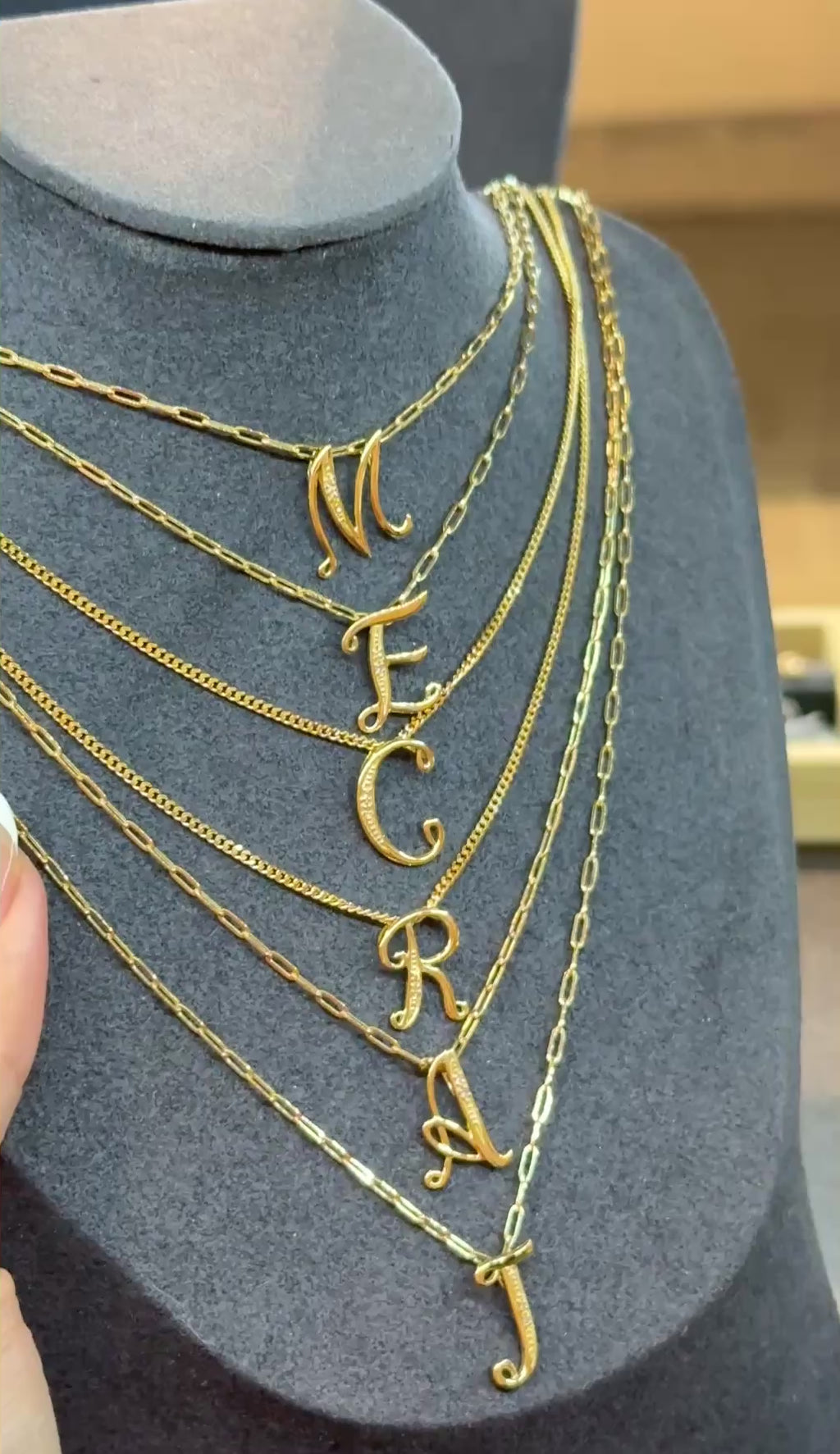 Initial “E”Pendant Japan K18